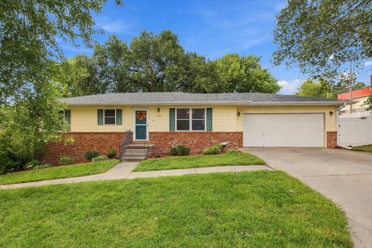 106 W 7th, Malvern, IA