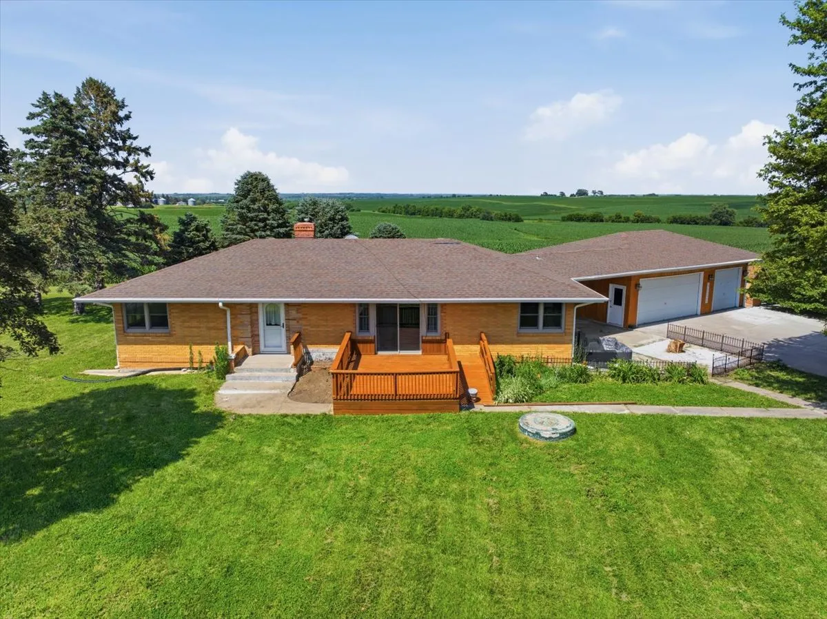 2484 370th Ave, Farragut, IA