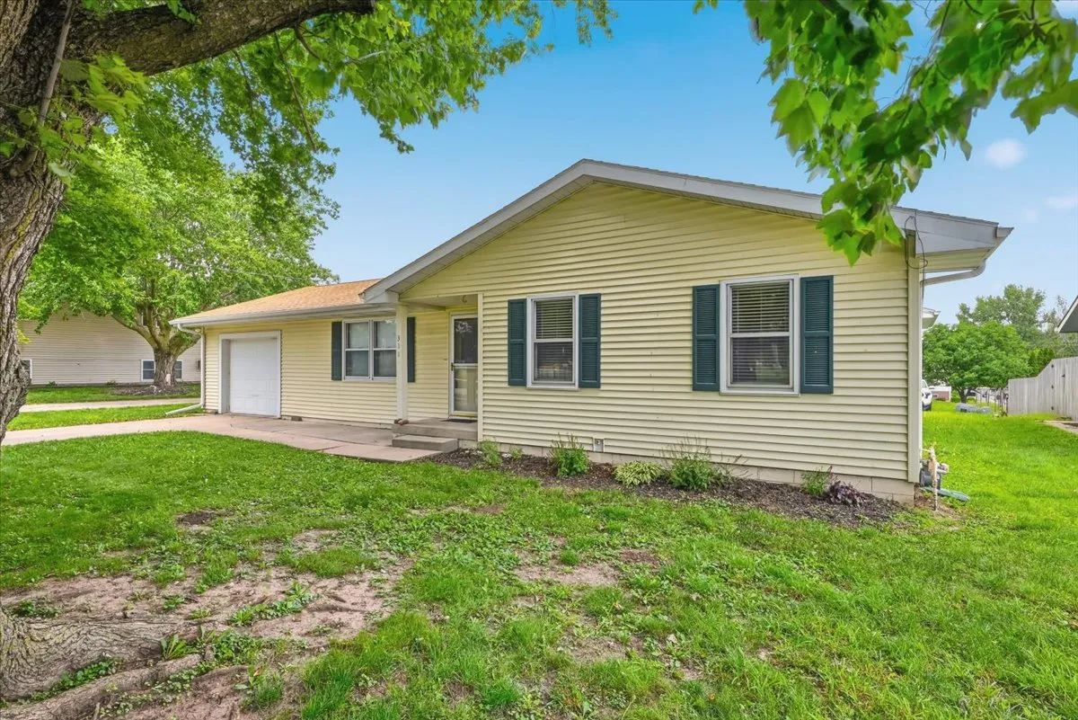 311 Elm Street, Tabor, IA